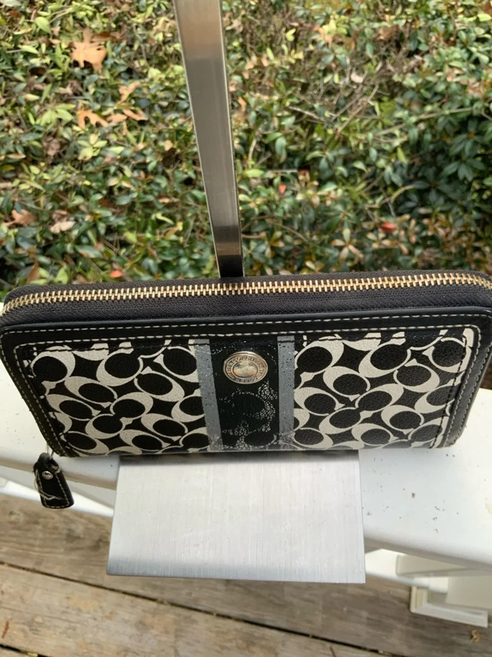 Coach Black and White Signature Zip Around Wallet - Picture 2 of 12